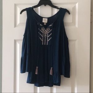 Knox Rose cold shoulder bell sleeve top